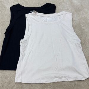 Old Navy Sleeveless Tops in Black and White